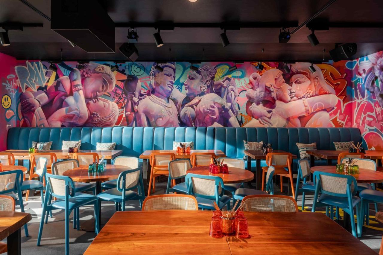 Five Zurich - Luxury City Resort Dış mekan fotoğraf Interior of a restaurant in the complex