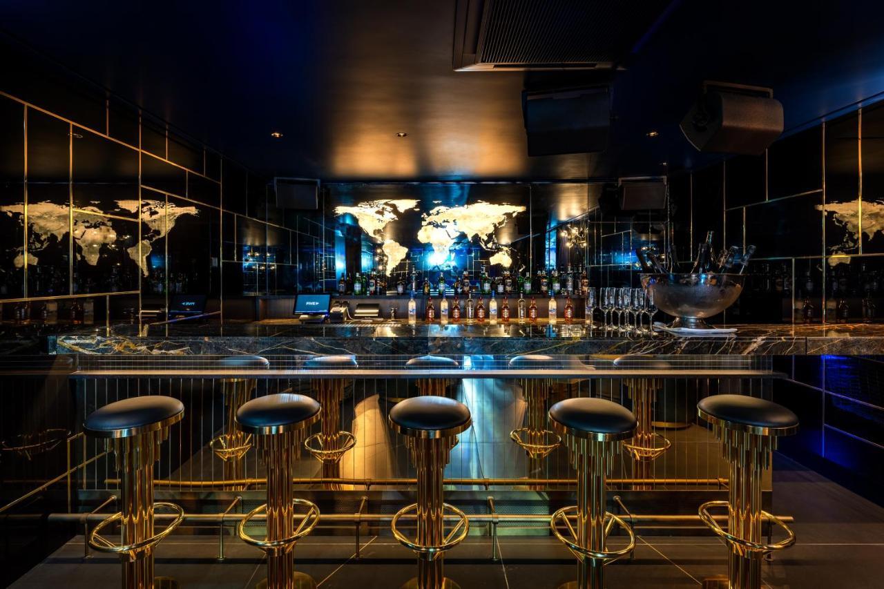 Five Zurich - Luxury City Resort Dış mekan fotoğraf The bar at the 101 bar