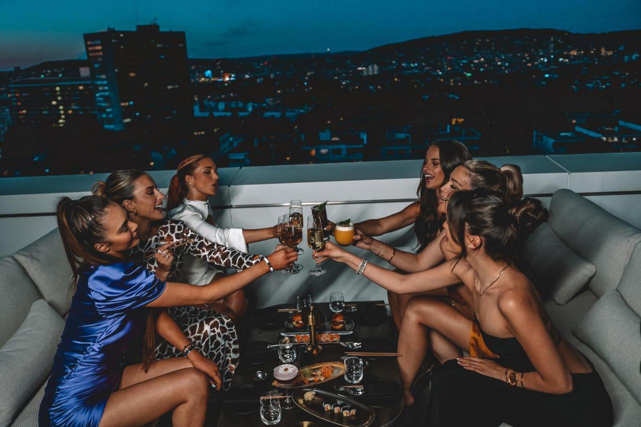Five Zurich - Luxury City Resort Dış mekan fotoğraf Skyline Bar
